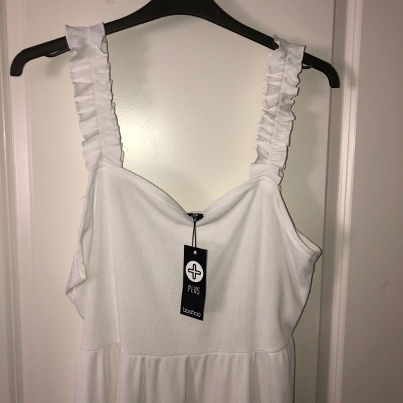 Boohoo Plus Size White Dress - Picture 5 of 5